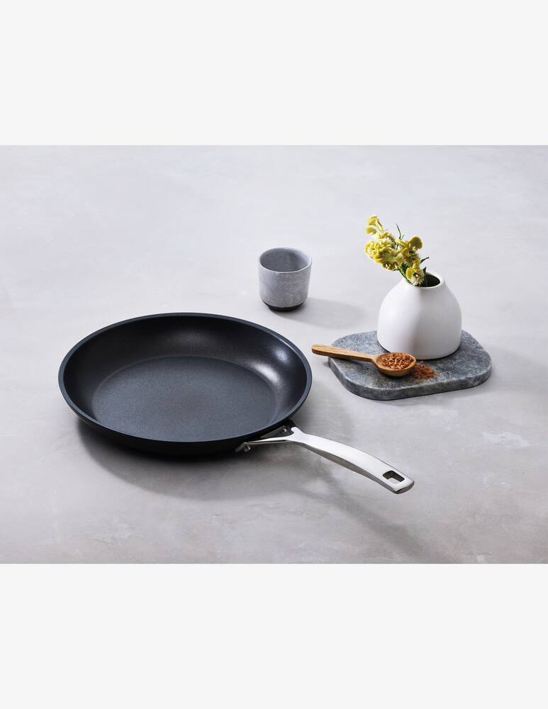 rinascente Le Creuset Toughened Non-Stick Shallow Frying Pan 28cm