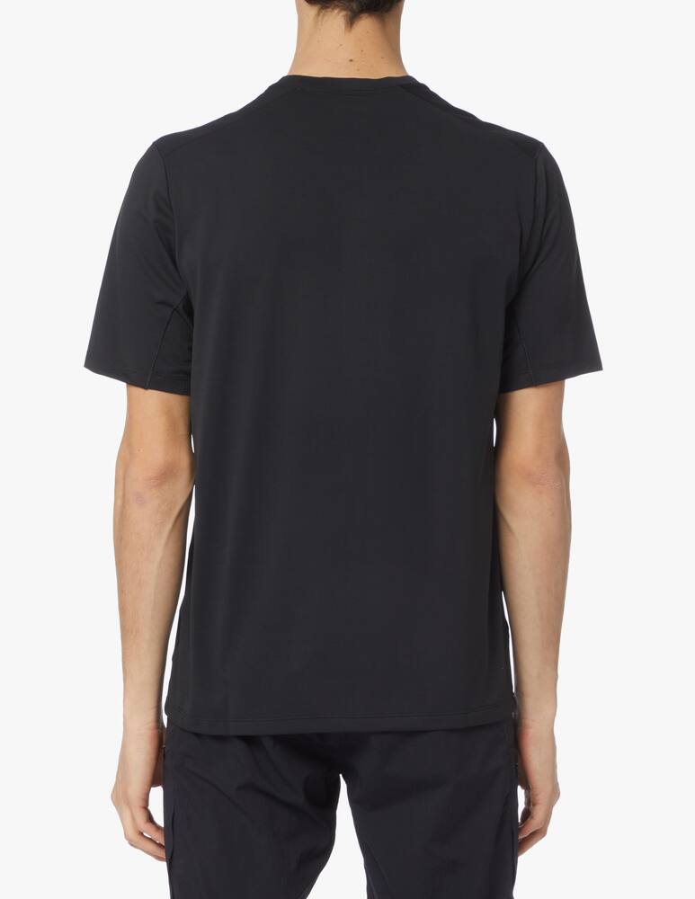 rinascente Arc'teryx Sport small logo cormac t-shirt - black