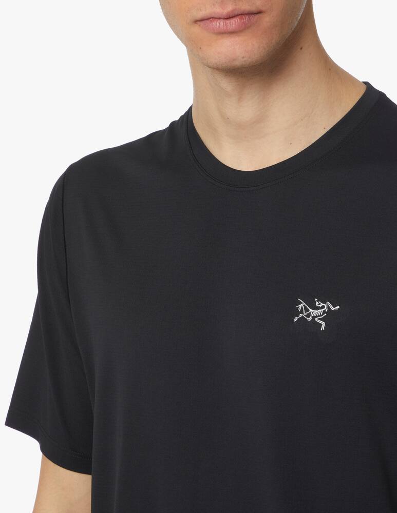 rinascente Arc'teryx Sport small logo cormac t-shirt - black