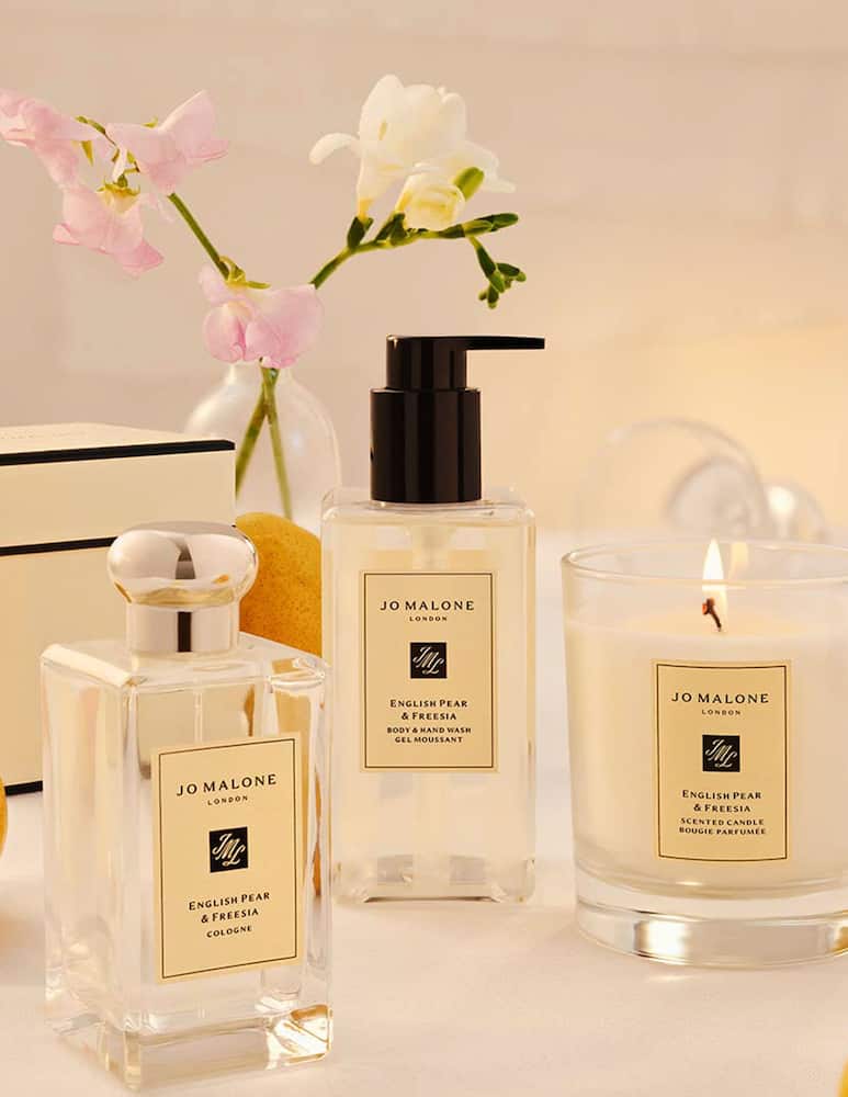 Jo Malone London English Pear & Freesia Candle - immagine 5 Jo Malone London English Pear & Freesia Candle - immagine 5