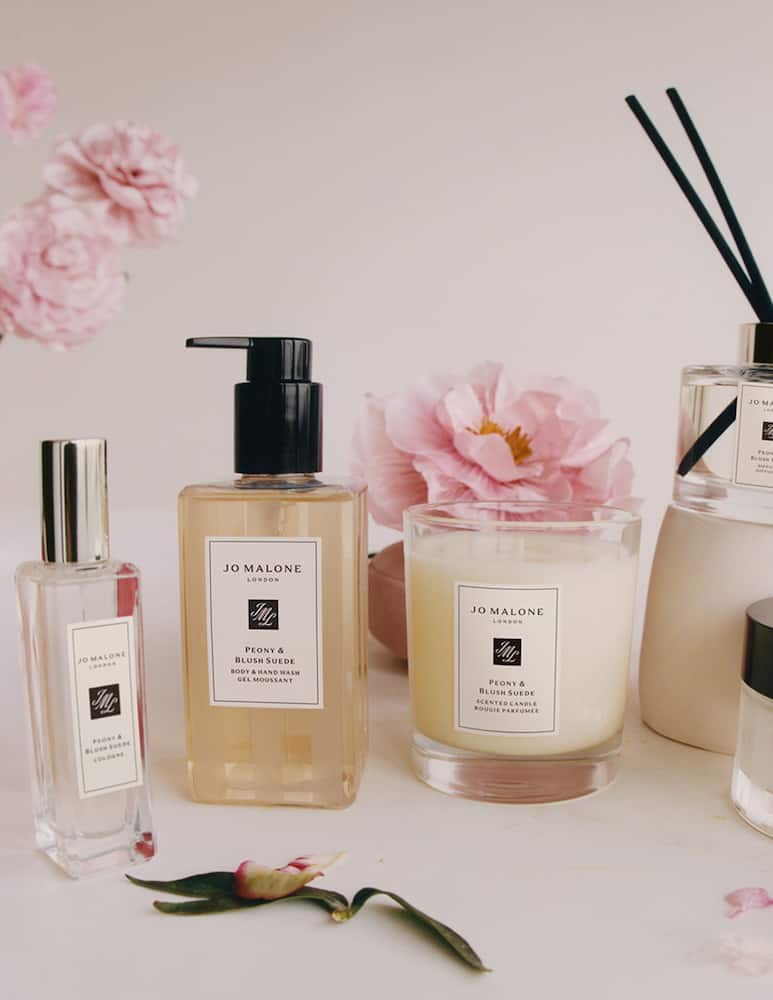 Jo Malone London Peony & Blush Suede Candle - immagine 5 Jo Malone London Peony & Blush Suede Candle - immagine 5