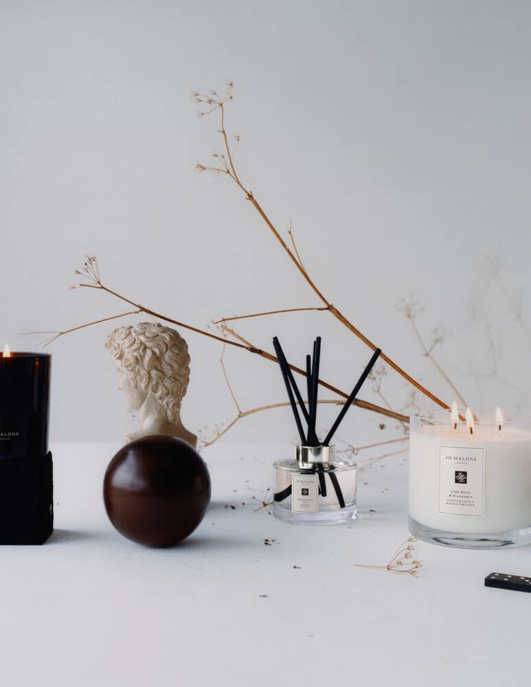 Jo Malone London Pomegranate Noir Candle - immagine 3 Jo Malone London Pomegranate Noir Candle - immagine 3