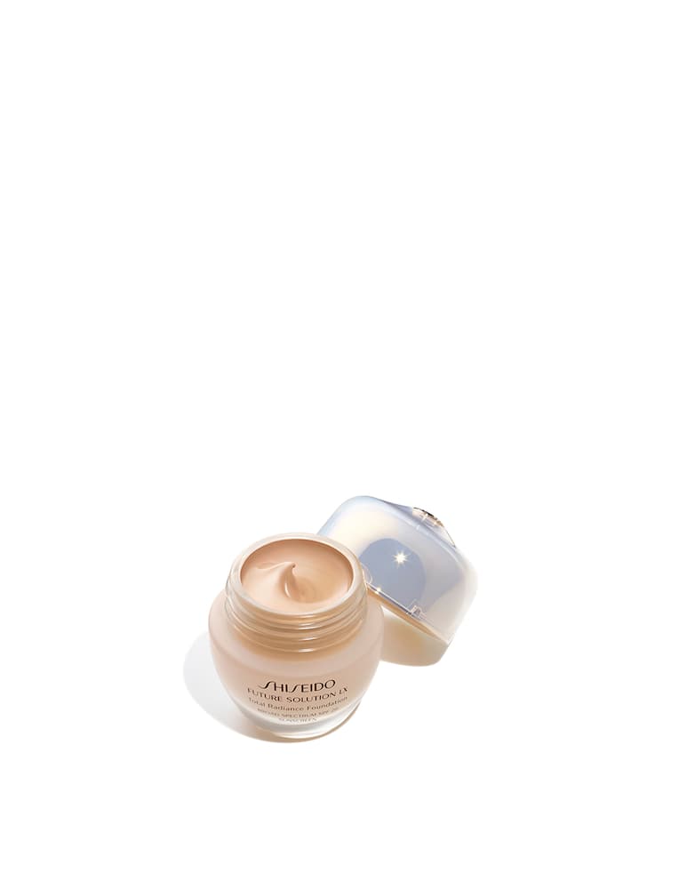 Shiseido Total Radiance Fondotinta - immagine 1 Shiseido Total Radiance Fondotinta - immagine 1