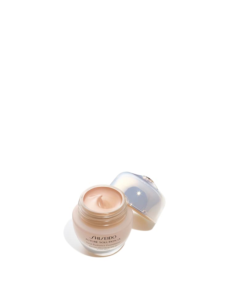 Shiseido Total Radiance Foundation - picture 1 Shiseido Total Radiance Foundation - picture 1