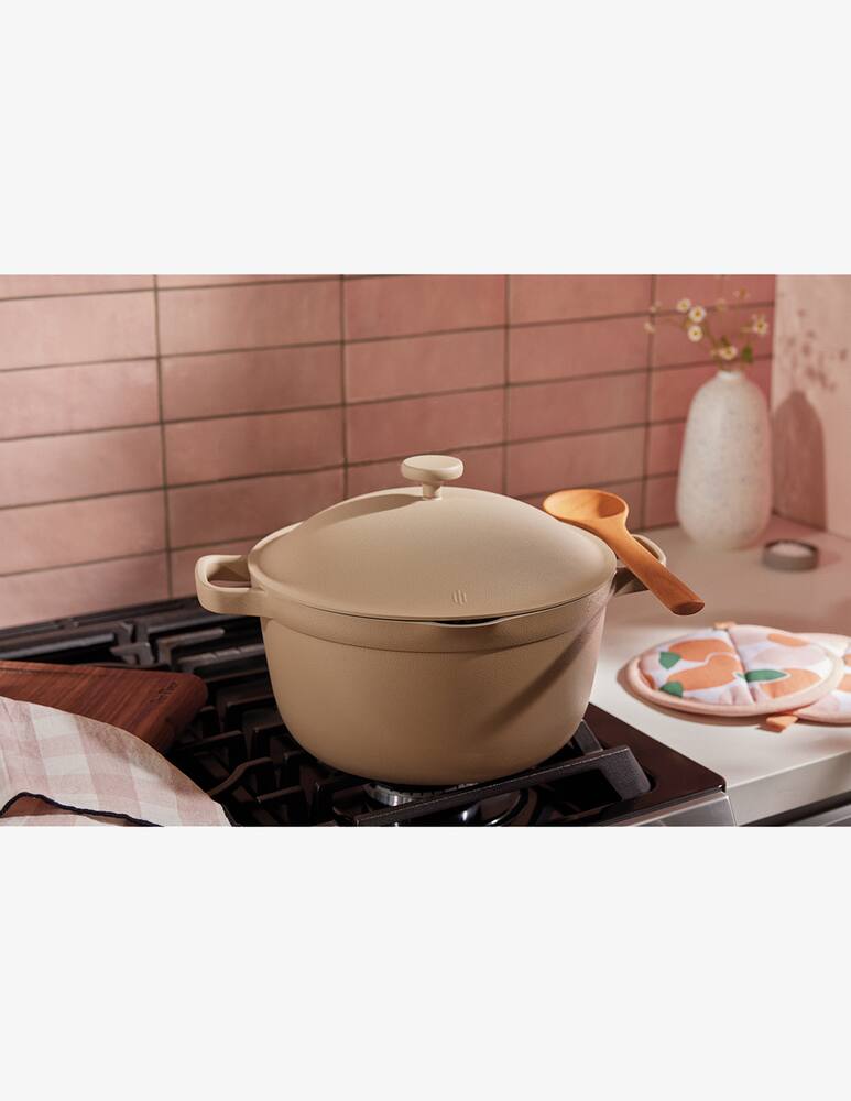 Shop Ourplace Perfect Pot + Roasting Rack - Cream on Rinascente
