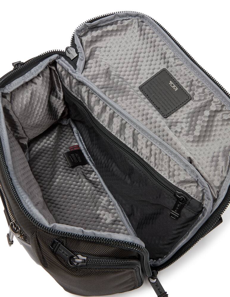 rinascente Tumi Kelley sling