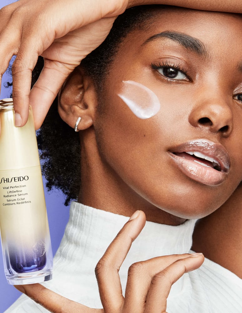 Shiseido LiftDefine Radiance Serum siero viso - immagine 3 Shiseido LiftDefine Radiance Serum siero viso - immagine 3
