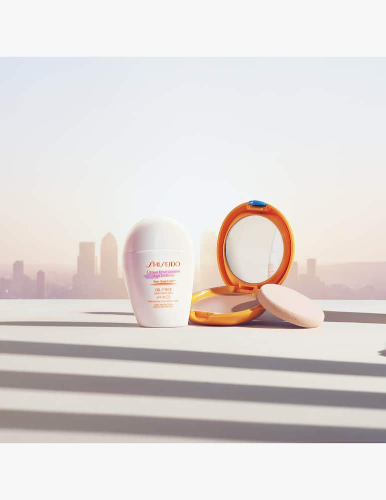 Shiseido Urban Environment Age Defense Oil-Free SPF30+ - immagine 3 Shiseido Urban Environment Age Defense Oil-Free SPF30+ - immagine 3