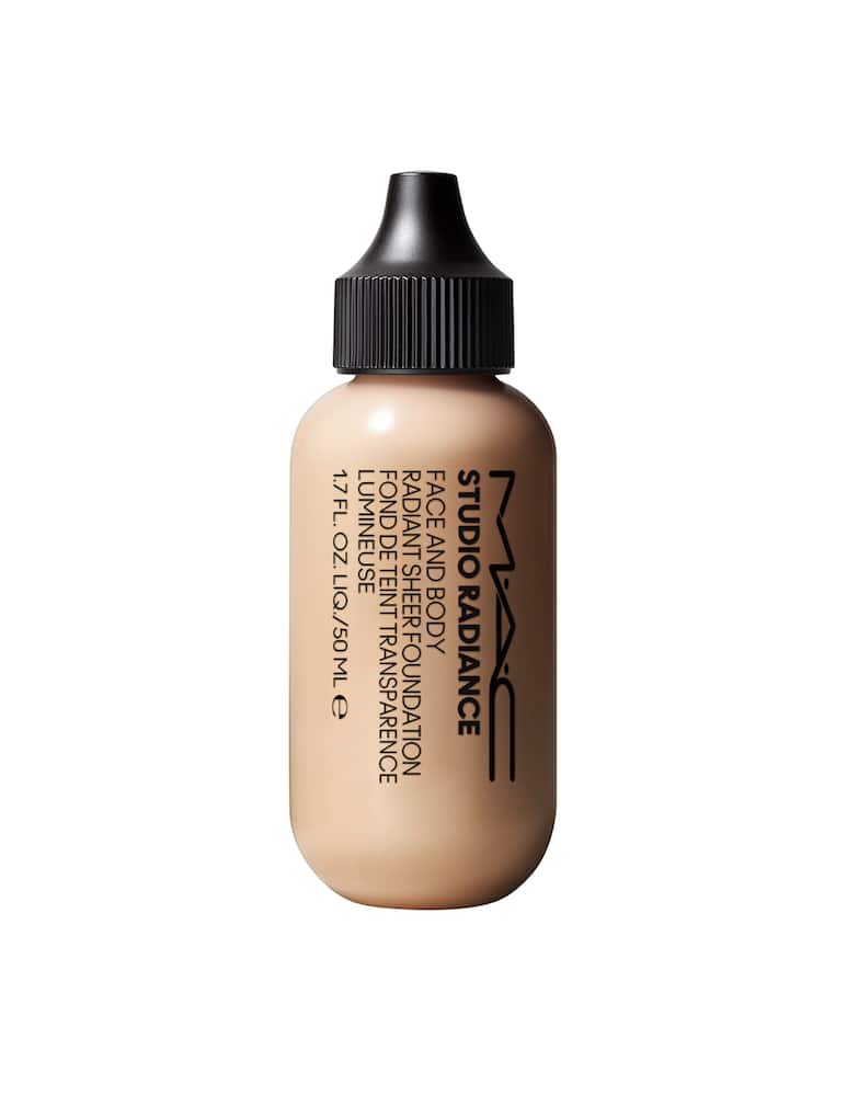 Mac Fondotinta Studio Radiance Face & Body - immagine 1 Mac Fondotinta Studio Radiance Face & Body - immagine 1