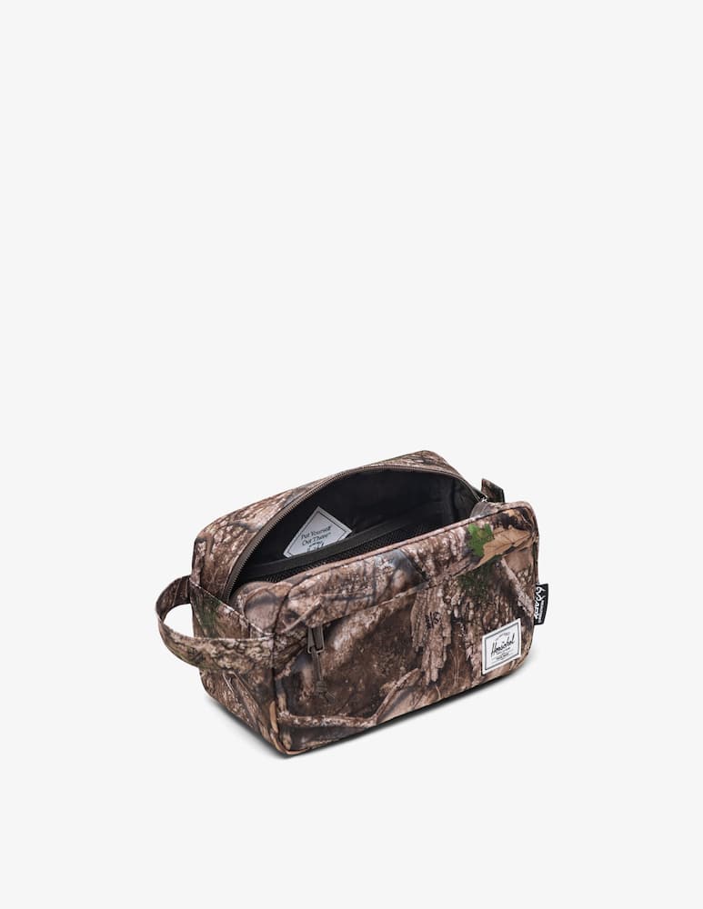rinascente Herschel Realtree Chapter Travel Kit