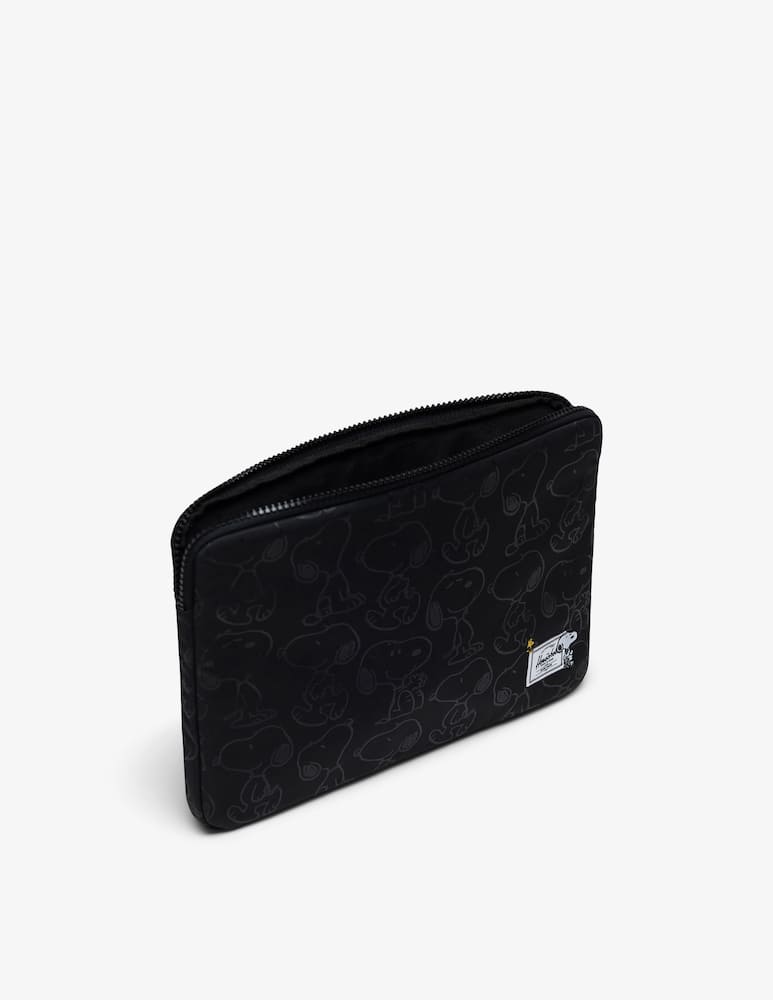 Herschel Peanuts sleeve - picture 2 Herschel Peanuts sleeve - picture 2