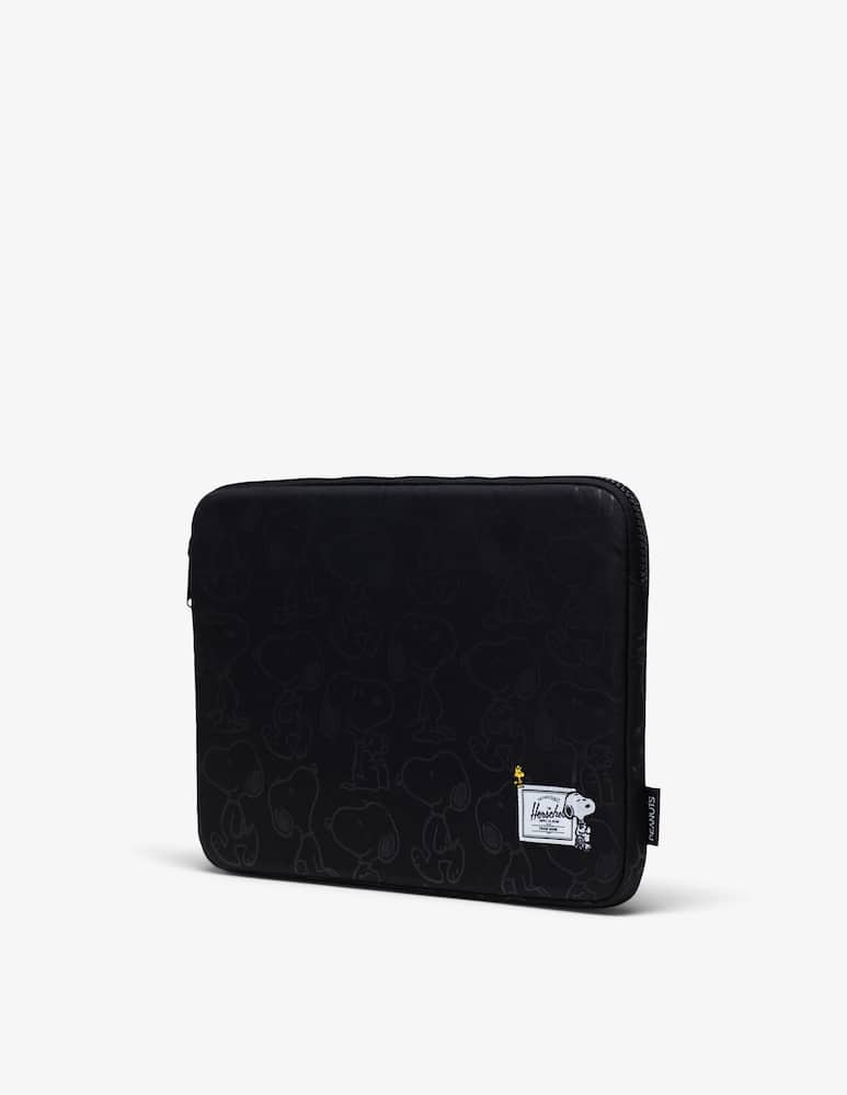 Herschel Peanuts sleeve - picture 3 Herschel Peanuts sleeve - picture 3