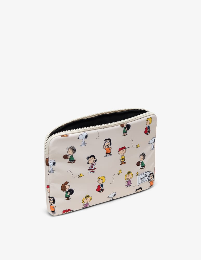 Herschel Peanuts sleeve - picture 2 Herschel Peanuts sleeve - picture 2