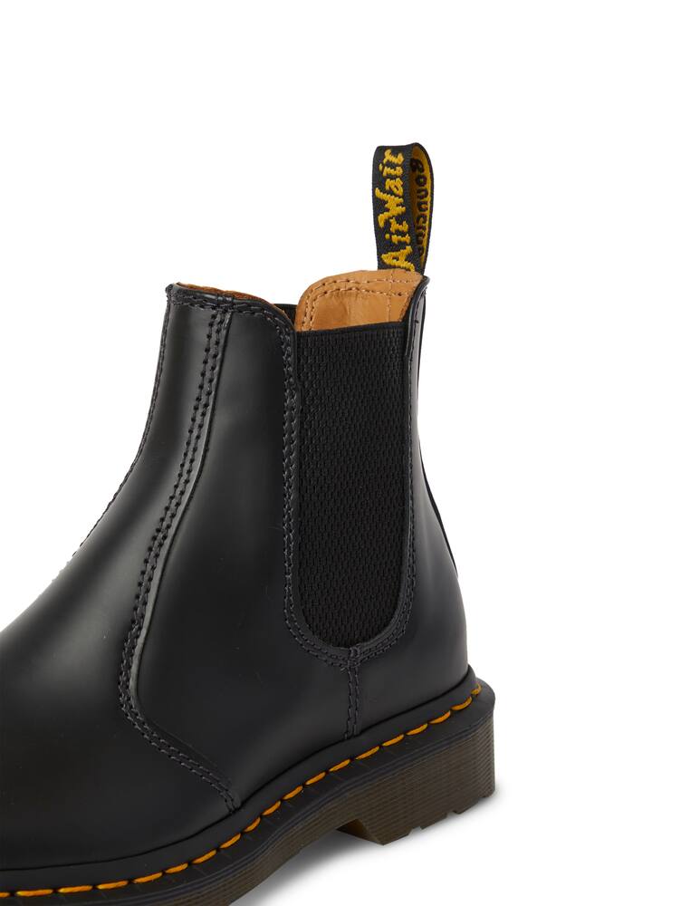 Dr. Martens Chelsea leather anklee boots - picture 2 Dr. Martens Chelsea leather anklee boots - picture 2