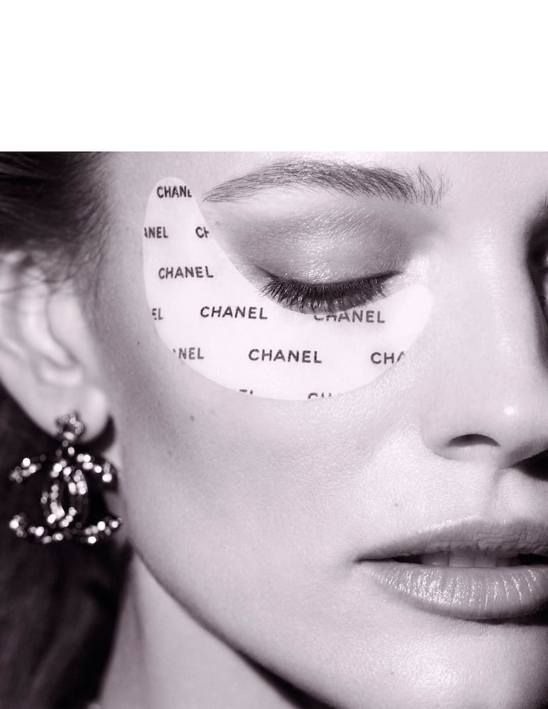 CHANEL LE LIFT FLASH EYE SMOOTHS - picture 4 CHANEL LE LIFT FLASH EYE SMOOTHS - picture 4