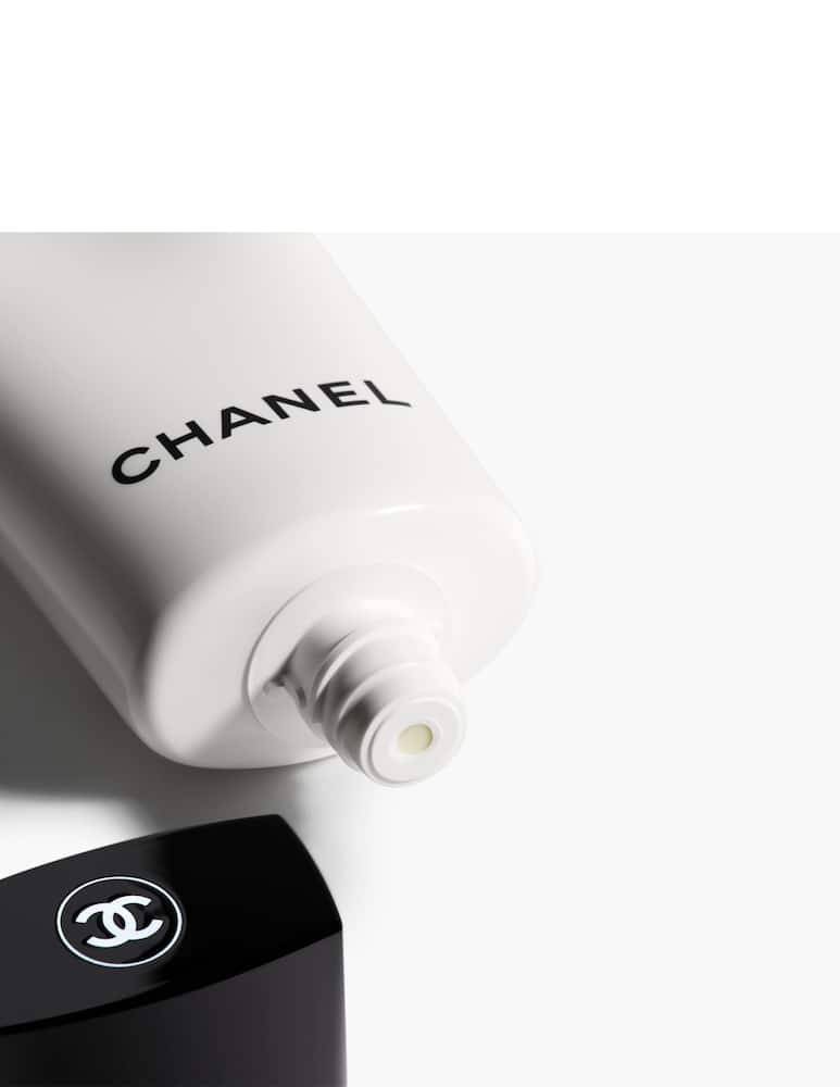 CHANEL LA MOUSSE CAMELLIA CLEANSING CREAM-TO-FOAM - picture 2 CHANEL LA MOUSSE CAMELLIA CLEANSING CREAM-TO-FOAM - picture 2