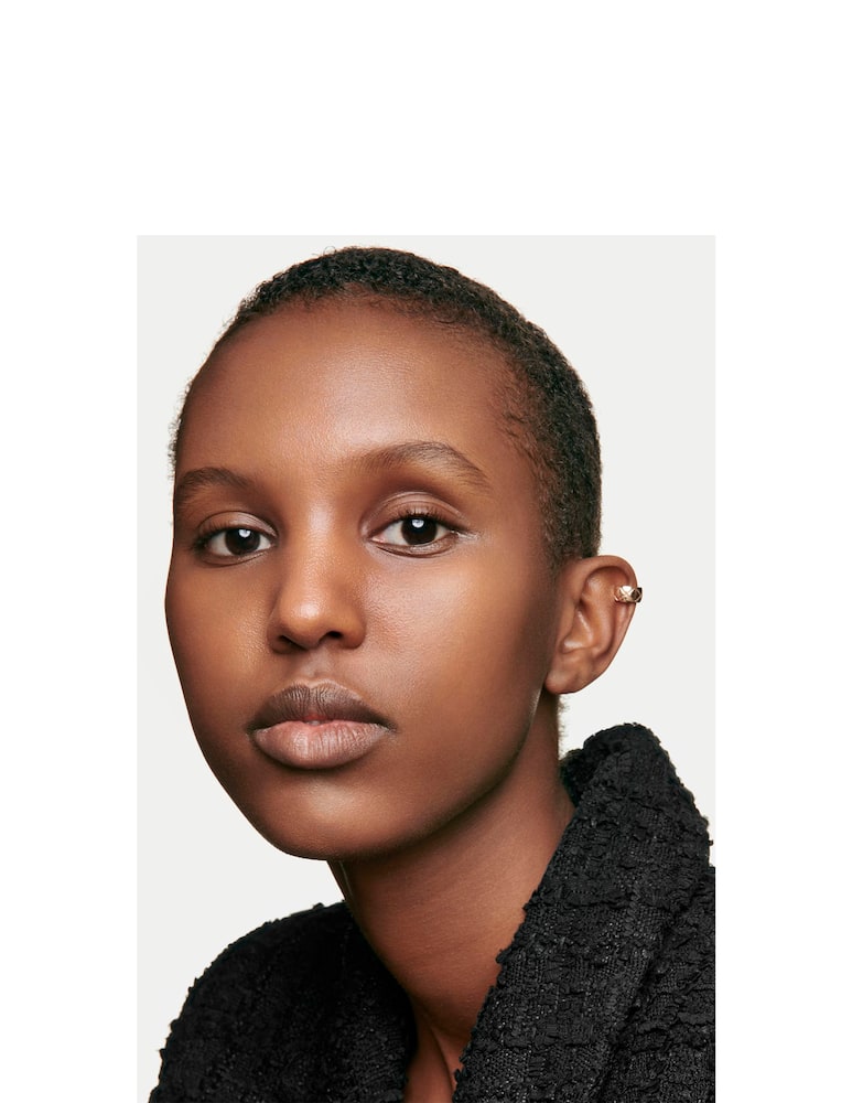 CHANEL N°1 DE CHANEL Revitalizing Foundation - picture 4 CHANEL N°1 DE CHANEL Revitalizing Foundation - picture 4