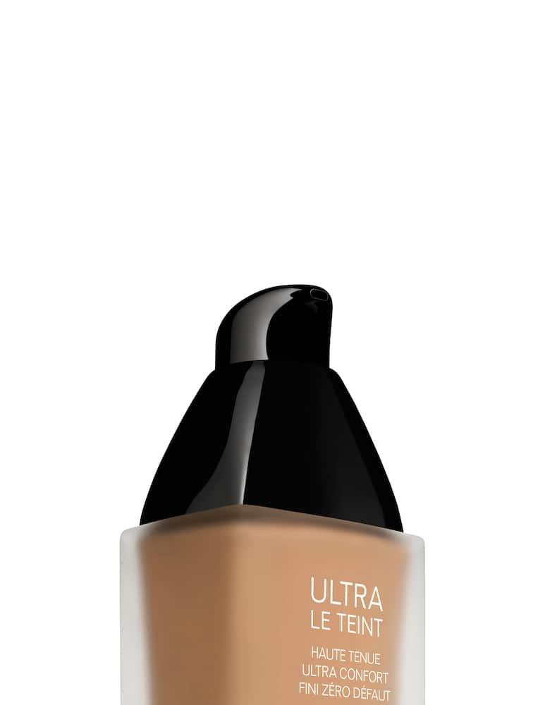 CHANEL ULTRA LE TEINT FLUIDE - picture 2 CHANEL ULTRA LE TEINT FLUIDE - picture 2