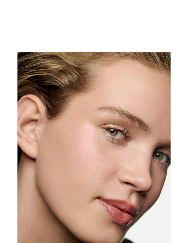 CHANEL LES BEIGES HEALTHY GLOW HIGHLIGHTER - picture 4 CHANEL LES BEIGES HEALTHY GLOW HIGHLIGHTER - picture 4