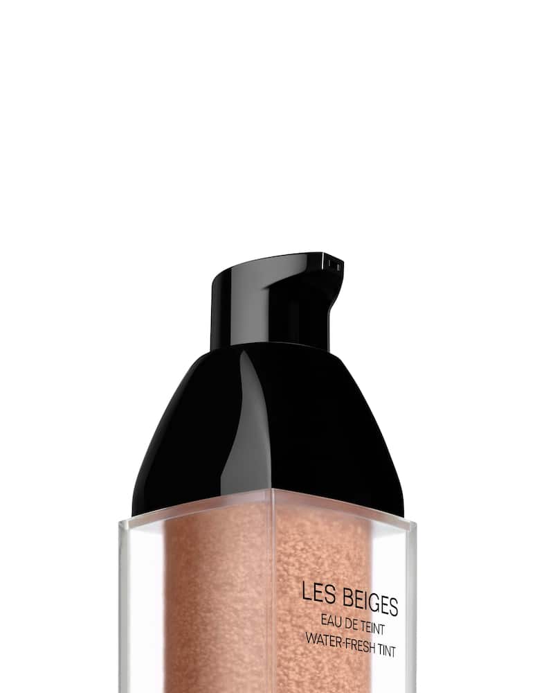 CHANEL LES BEIGES EAU DE TEINT - picture 2 CHANEL LES BEIGES EAU DE TEINT - picture 2