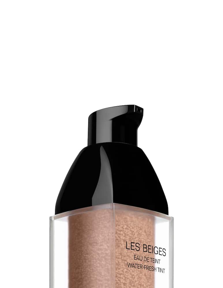 CHANEL LES BEIGES EAU DE TEINT - picture 2 CHANEL LES BEIGES EAU DE TEINT - picture 2