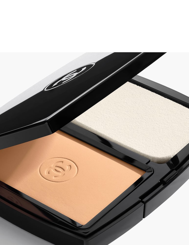 CHANEL ULTRA LE TEINT - picture 2 CHANEL ULTRA LE TEINT - picture 2