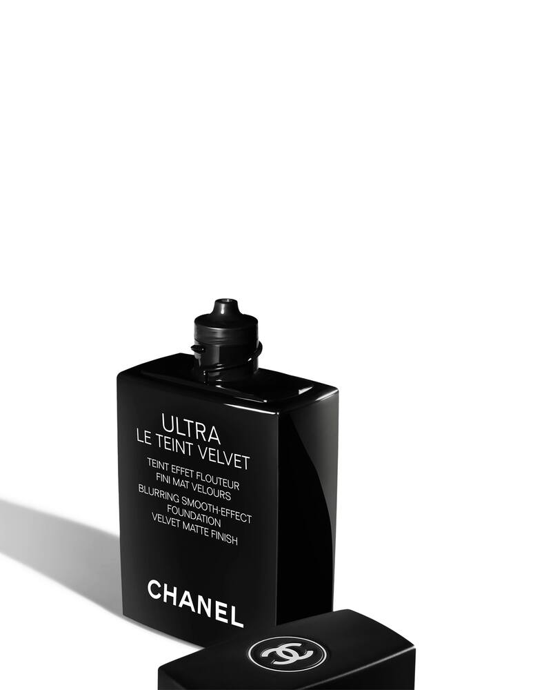 CHANEL ULTRA LE TEINT VELVET - immagine 2 CHANEL ULTRA LE TEINT VELVET - immagine 2