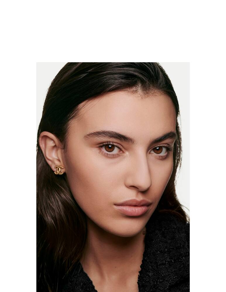 CHANEL ULTRA LE TEINT VELVET - immagine 4 CHANEL ULTRA LE TEINT VELVET - immagine 4