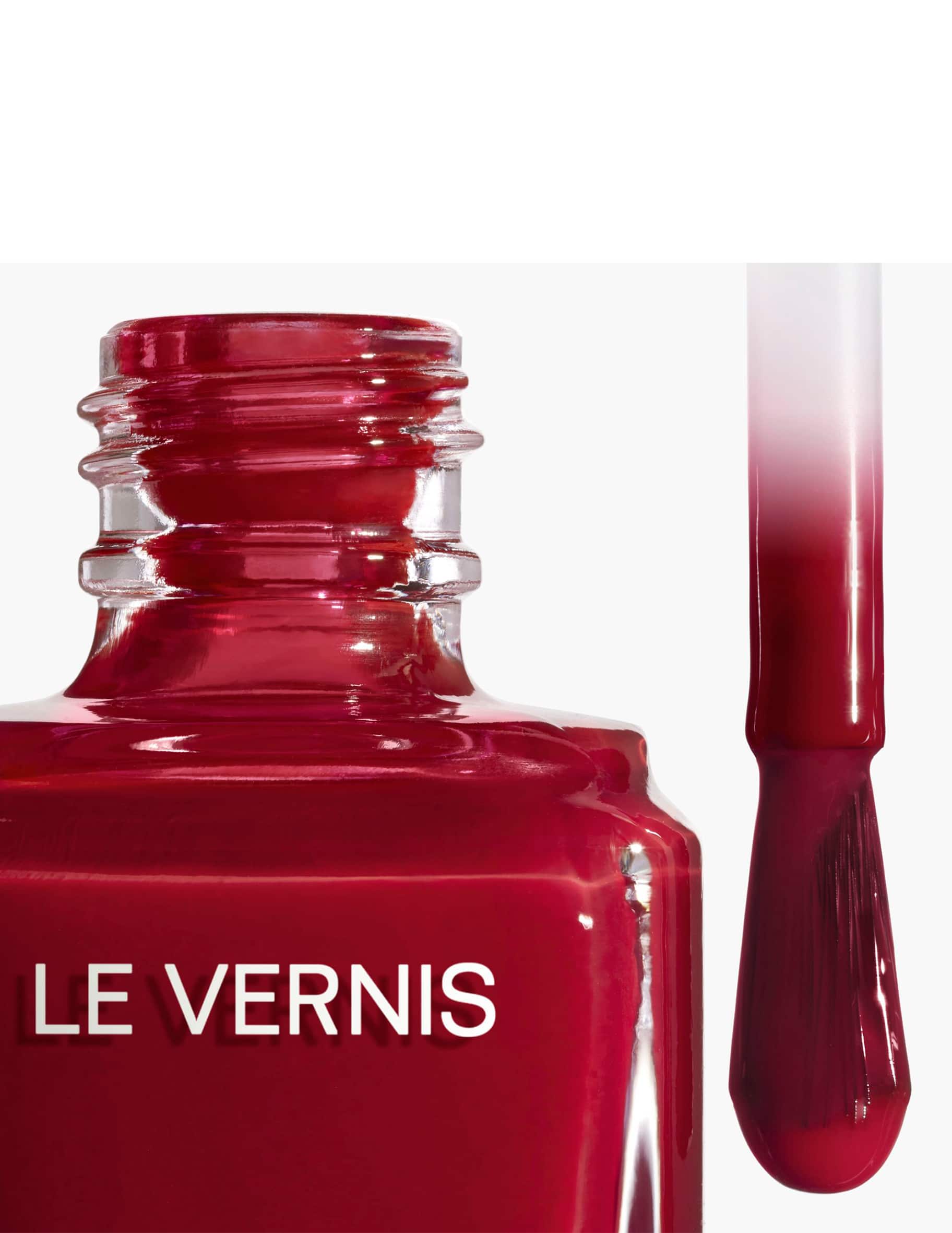 Shop CHANEL LE VERNIS on Rinascente