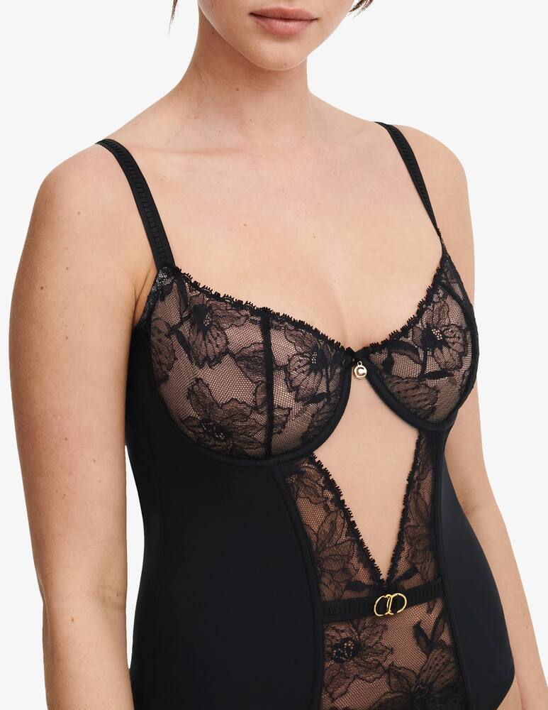 rinascente Chantelle Piece de lingerie guepiere 
