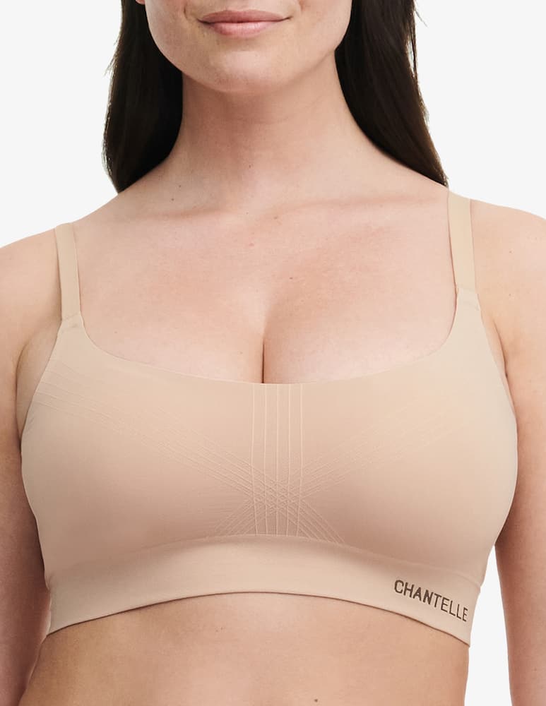 Chantelle Reggiseno senza ferretto cuscinetti amovibili - immagine 2 Chantelle Reggiseno senza ferretto cuscinetti amovibili - immagine 2
