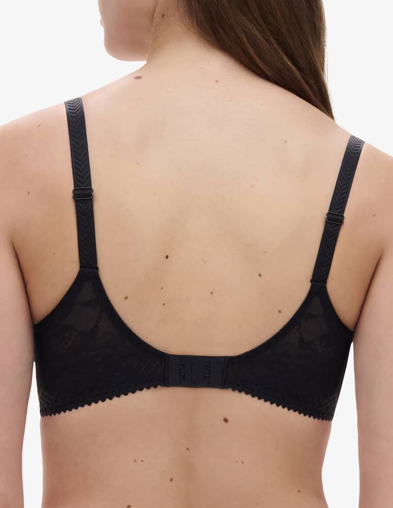 Chantelle Cover bra with underwire wrap - picture 3