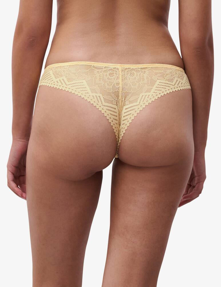 Chantelle Standard thong normal waist - picture 3 Chantelle Standard thong normal waist - picture 3