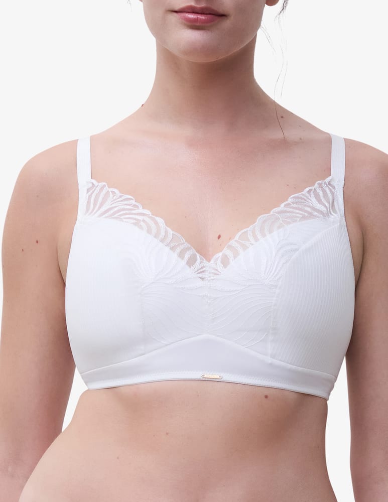 Chantelle Non-wired bra with preformed foam support - picture 2 Chantelle Non-wired bra with preformed foam support - picture 2