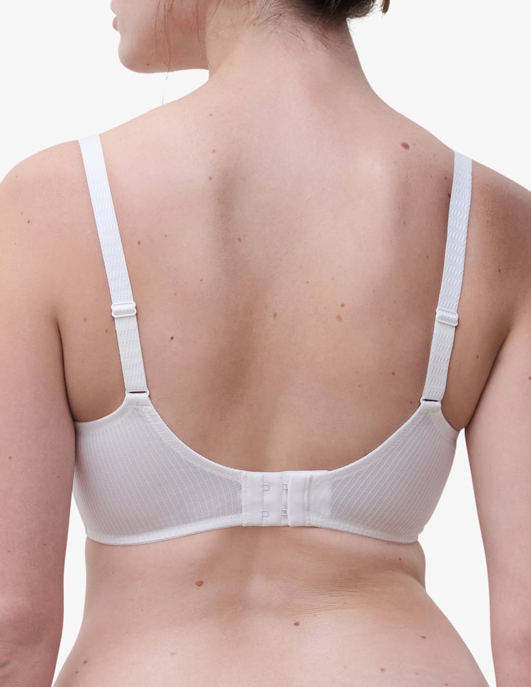 Chantelle Non-wired bra with preformed foam support - picture 3 Chantelle Non-wired bra with preformed foam support - picture 3