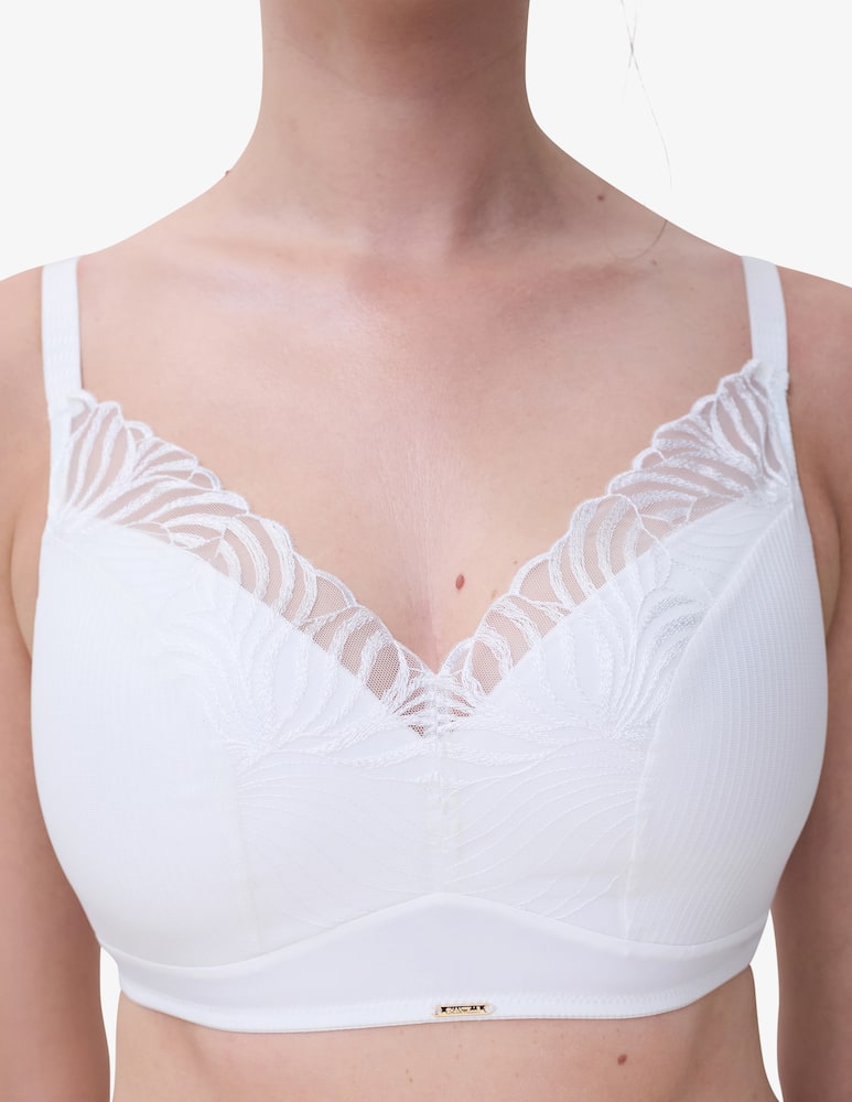 Chantelle Non-wired bra with preformed foam support - picture 4 Chantelle Non-wired bra with preformed foam support - picture 4