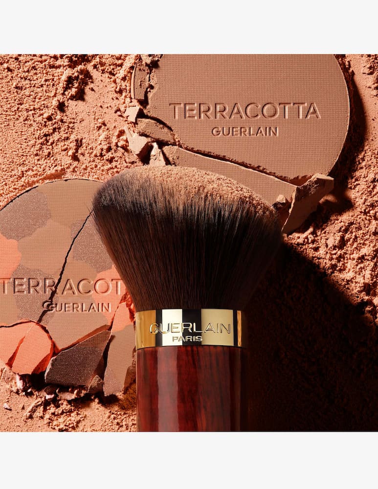 Guerlain Terracotta Pinceau Kabuki - immagine 2 Guerlain Terracotta Pinceau Kabuki - immagine 2