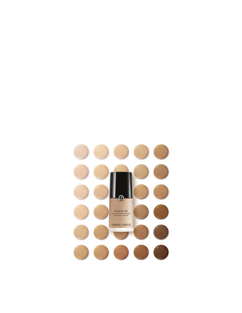 Giorgio Armani Luminous Silk fondotinta - immagine 2 Giorgio Armani Luminous Silk fondotinta - immagine 2