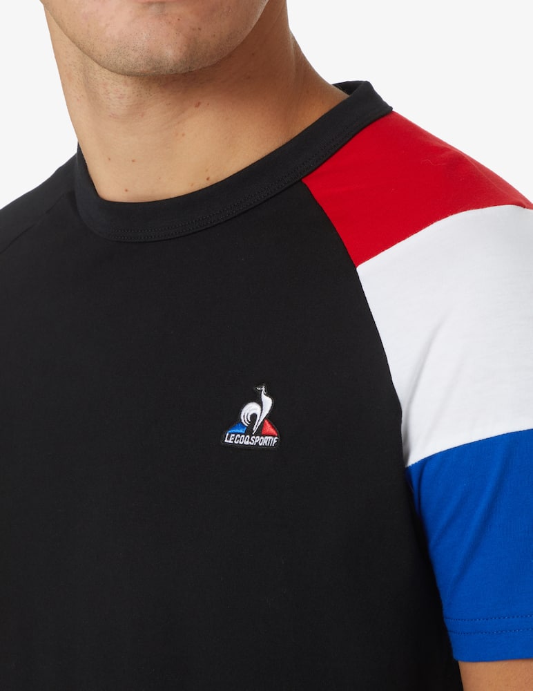 Le Coq Sportif Tricolor sleeve tape t-shirt - Black - picture 4 Le Coq Sportif Tricolor sleeve tape t-shirt - Black - picture 4