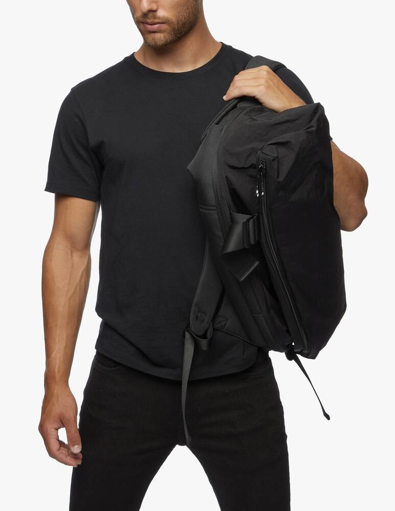 Côte&Ciel Isar medium backpack - black - picture 2 Côte&Ciel Isar medium backpack - black - picture 2