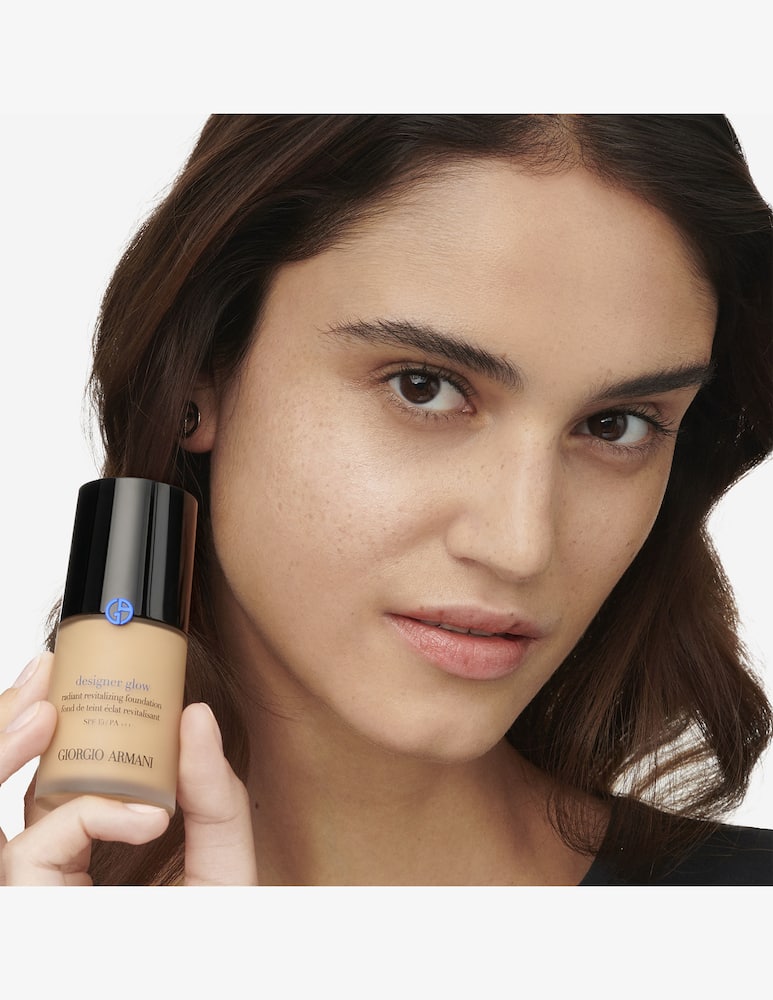 Giorgio Armani Armani Designer Glow Fondotinta Rivitalizzante - immagine 5 Giorgio Armani Armani Designer Glow Fondotinta Rivitalizzante - immagine 5