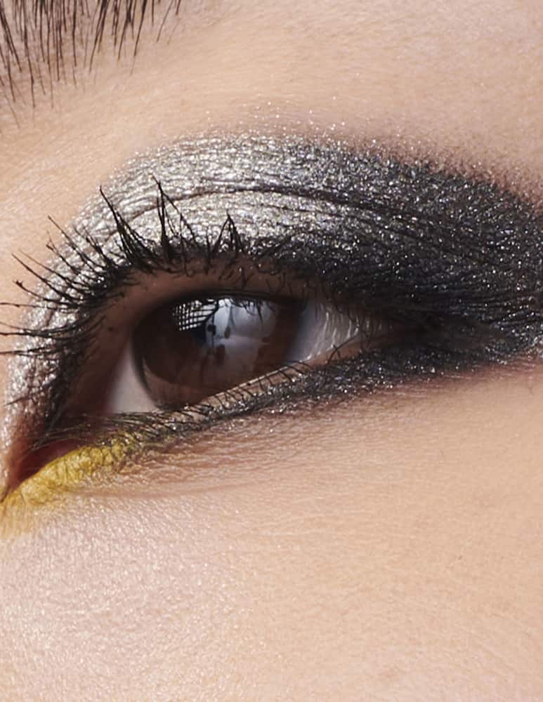 Prada Color Dimensions Durable Multi-Effect Eyeshadow - immagine 5 Prada Color Dimensions Durable Multi-Effect Eyeshadow - immagine 5