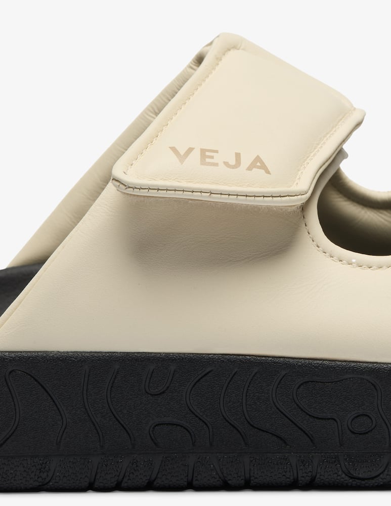 rinascente Veja Etna bold flat sandals