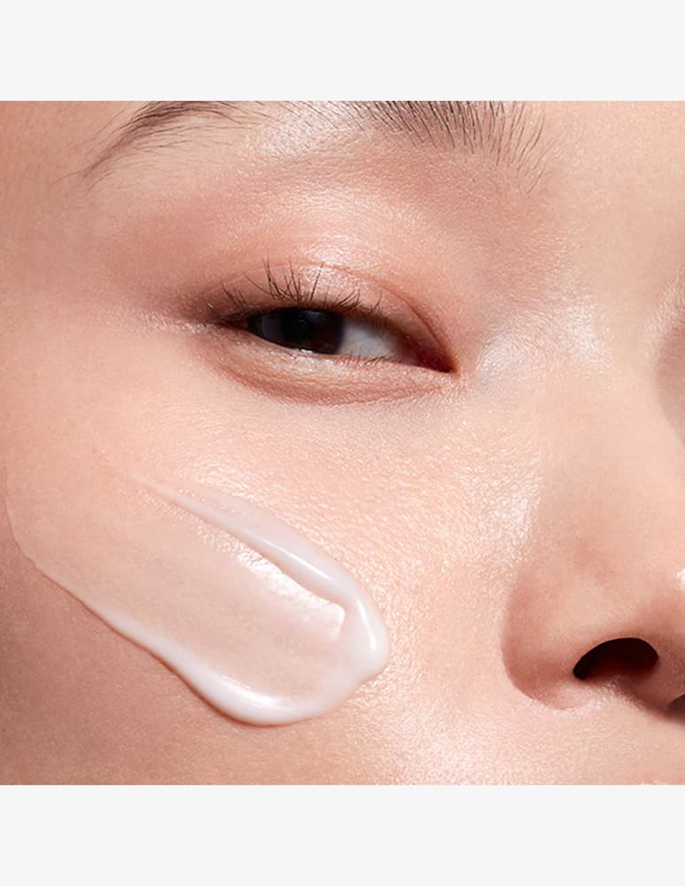 Clarins Extra-Firming Emulsion - picture 4 Clarins Extra-Firming Emulsion - picture 4
