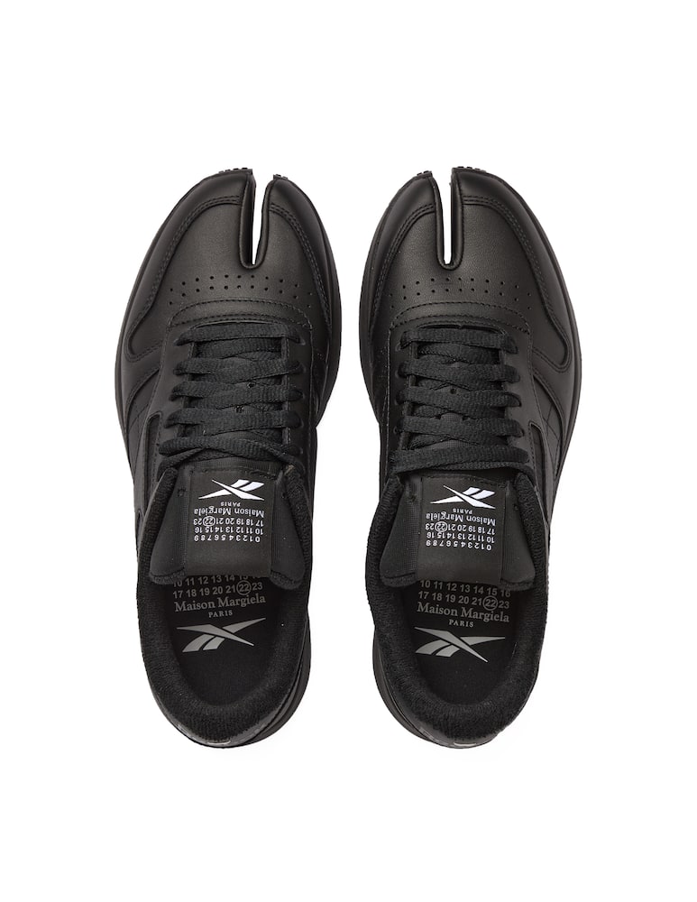 Reebok x Maison Margiela Tabi reebok classic sneaker in pelle - immagine 3 Reebok x Maison Margiela Tabi reebok classic sneaker in pelle - immagine 3