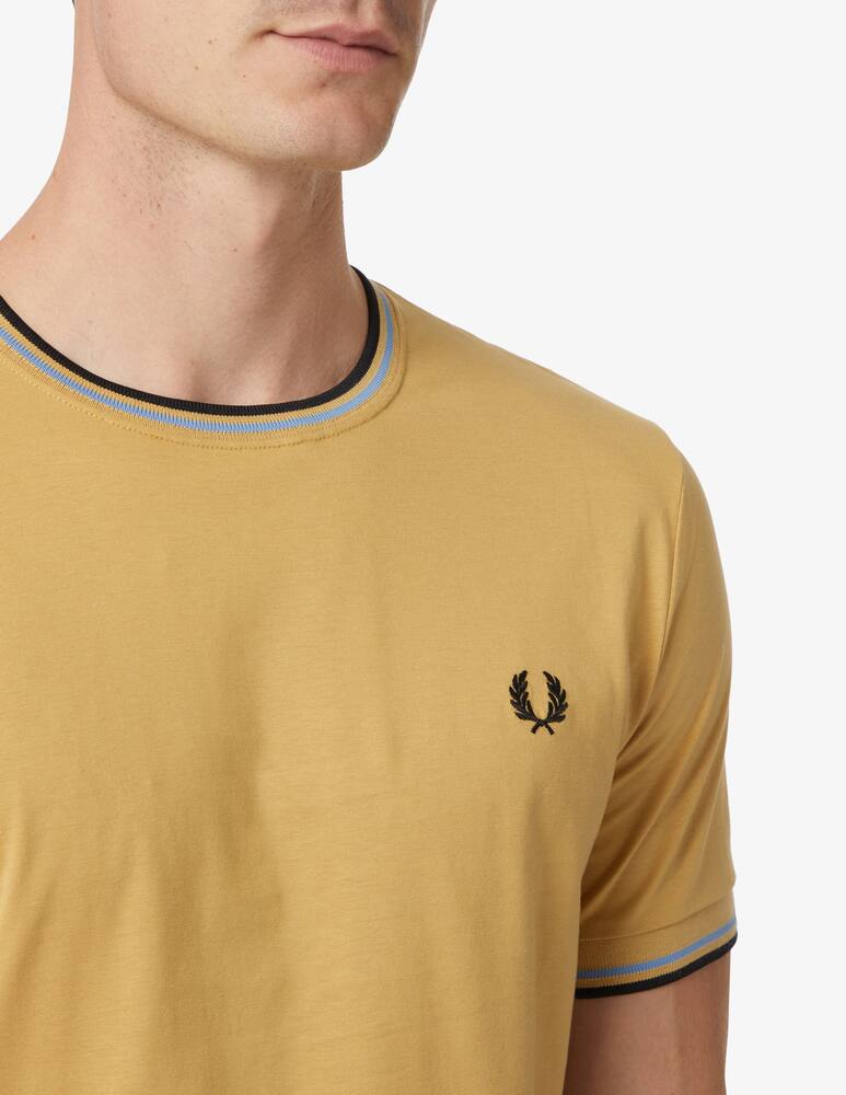 Fred Perry Logo cotton t-shirt with profiles - Yellow - picture 4 Fred Perry Logo cotton t-shirt with profiles - Yellow - picture 4