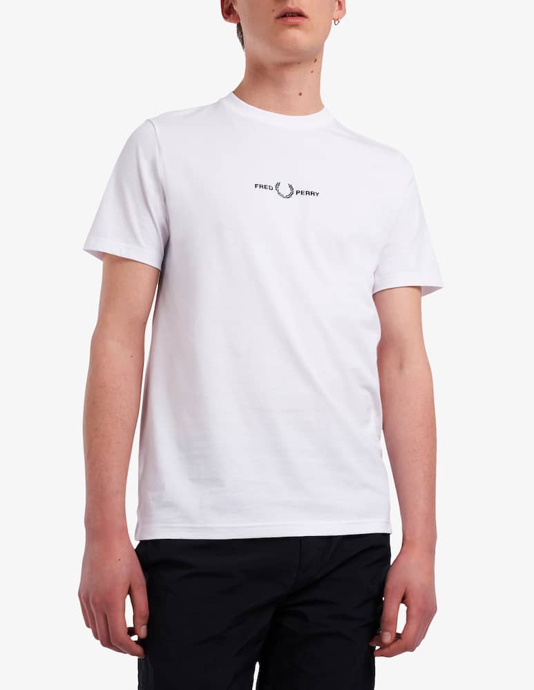 Fred Perry Small logo centre writing t-shirt - picture 1 Fred Perry Small logo centre writing t-shirt - picture 1