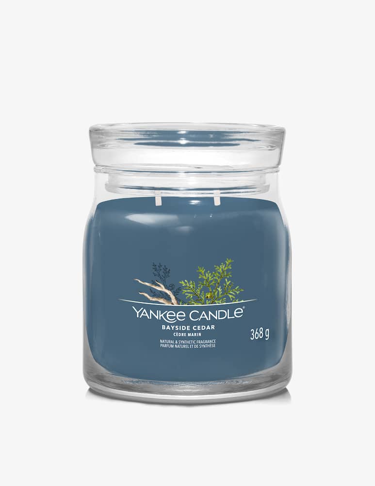 Yankee Candle Giara Media Signature Bayside Cedar - immagine 1 Yankee Candle Giara Media Signature Bayside Cedar - immagine 1