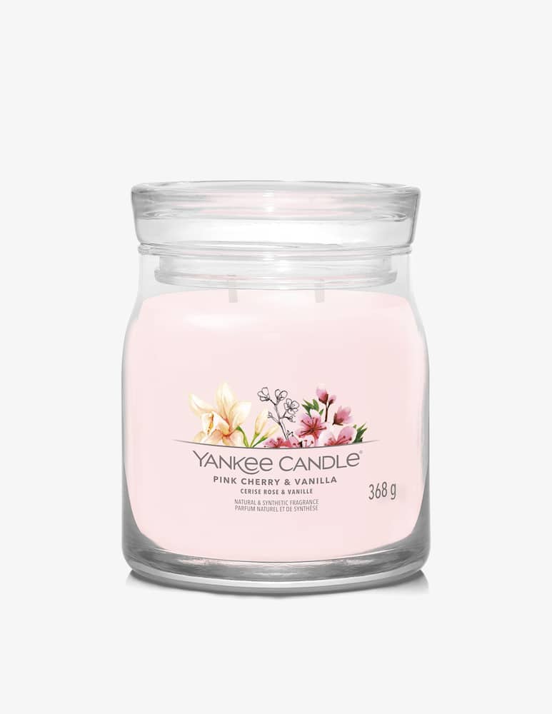 Yankee Candle Giara Media Signature Pink Cherry & Vanilla - immagine 1 Yankee Candle Giara Media Signature Pink Cherry & Vanilla - immagine 1
