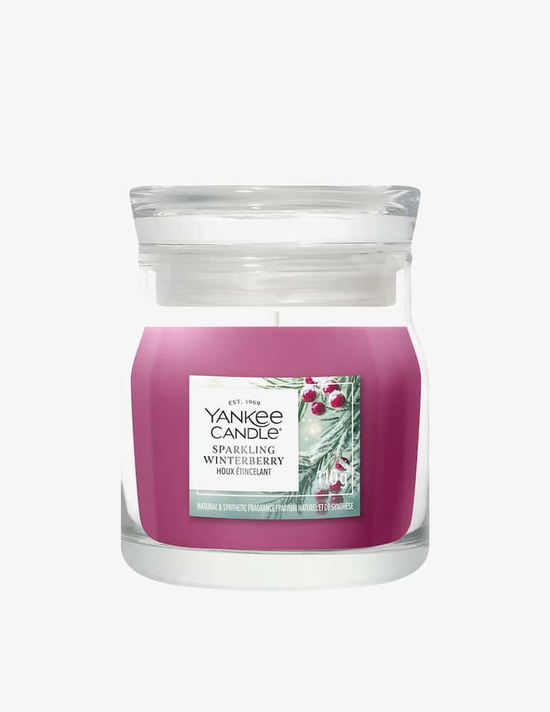 Yankee Candle Signature Small Jar Sparkling Winterberry - picture 1 Yankee Candle Signature Small Jar Sparkling Winterberry - picture 1